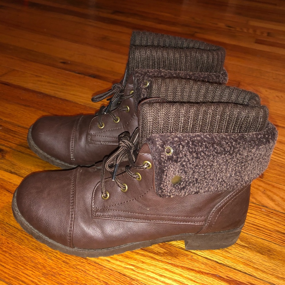 Brown size 8 Chatties woman’s boots